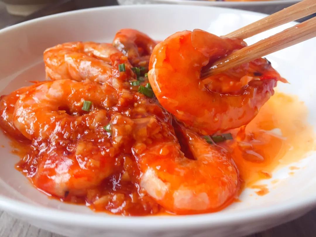Chỉ với 15 phút bạn có thể hoàn thành món tôm sốt cà chua siêu ngon này